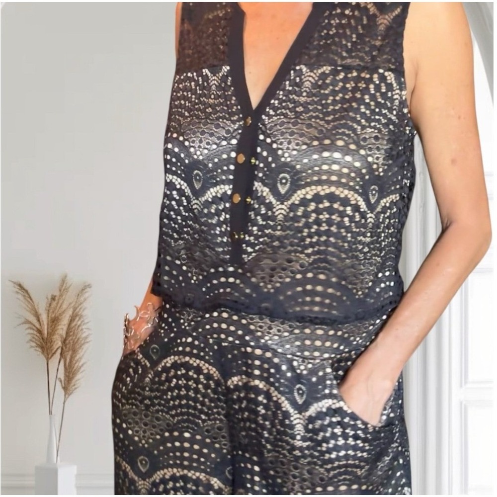 Cache Black Lace Scalloped Sleeveless Romper Henley Gold Lining Large